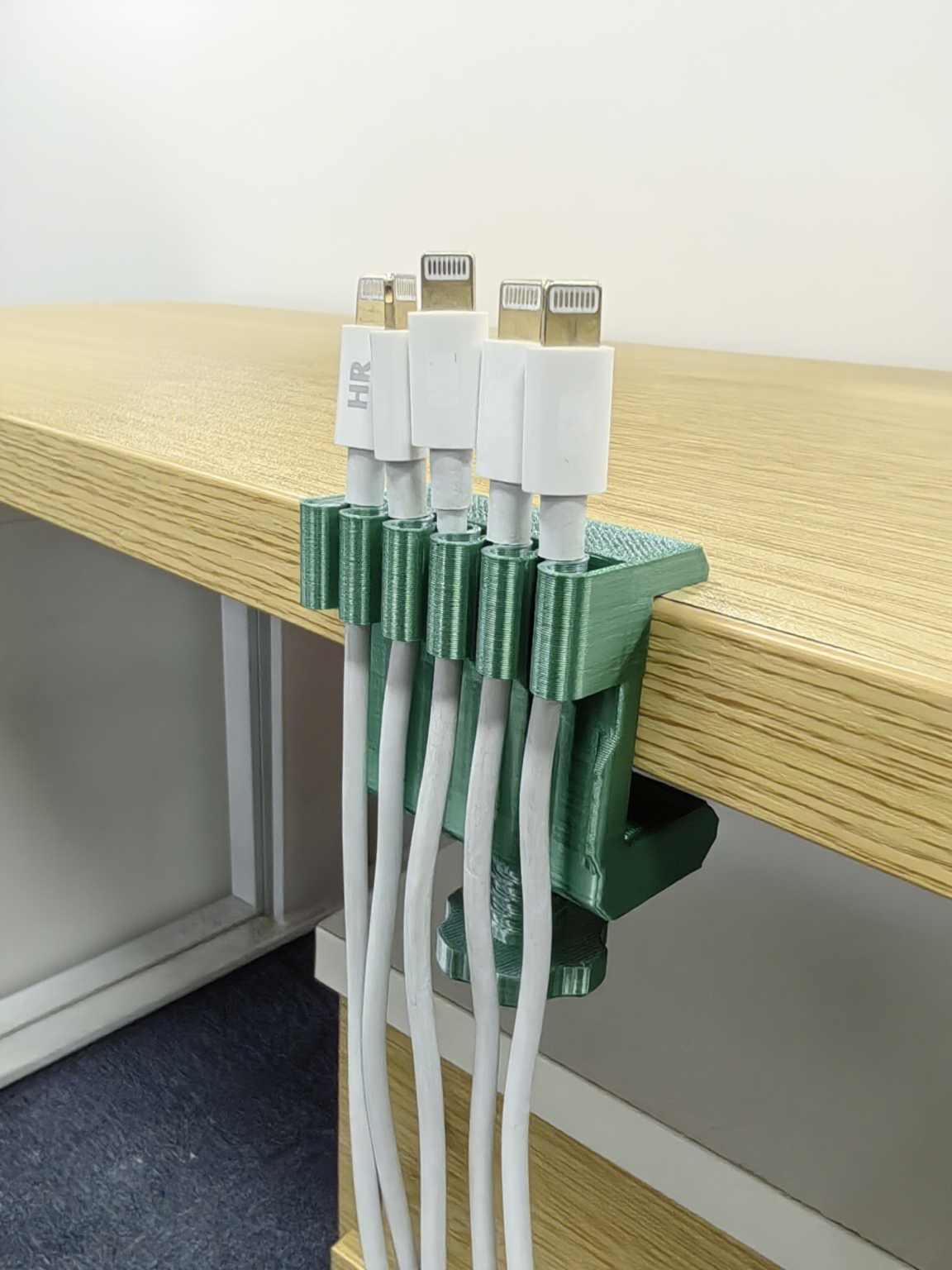 3D Printed Desk Cable Clamp | 5 Slots